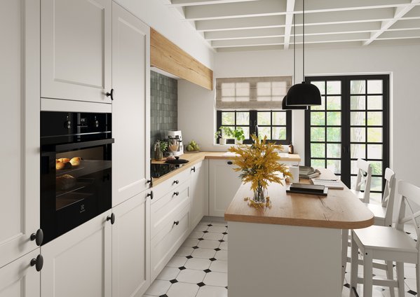 Cuisine Scandi Chic Bois Blanc Harmonie parfaite entre le blanc pur et le bois naturel dans une cuisine lumineuse.